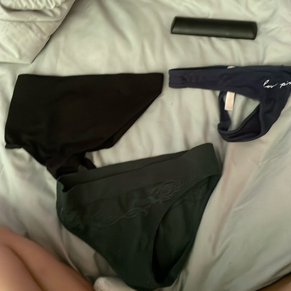 thongs - Picture 1 of 1